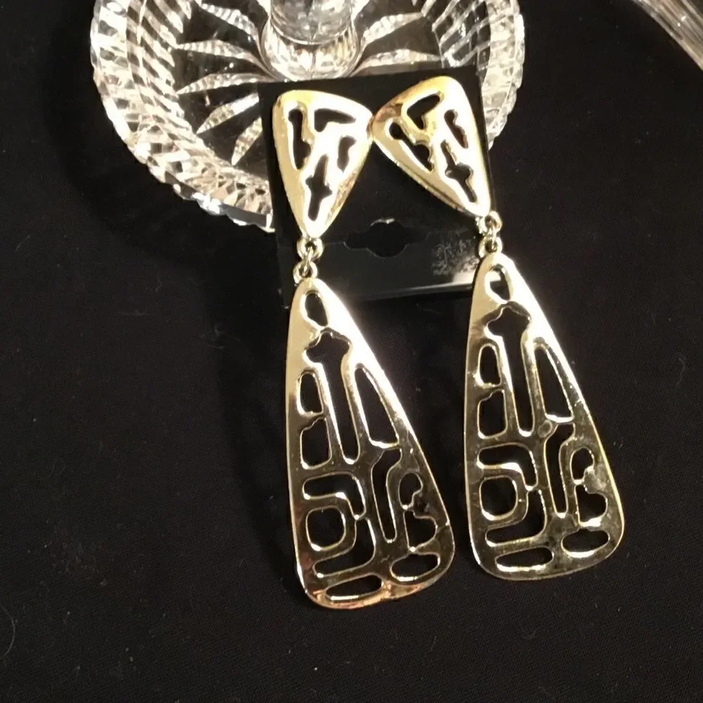 Silvertone Post & Clutch Cutout Earrngs